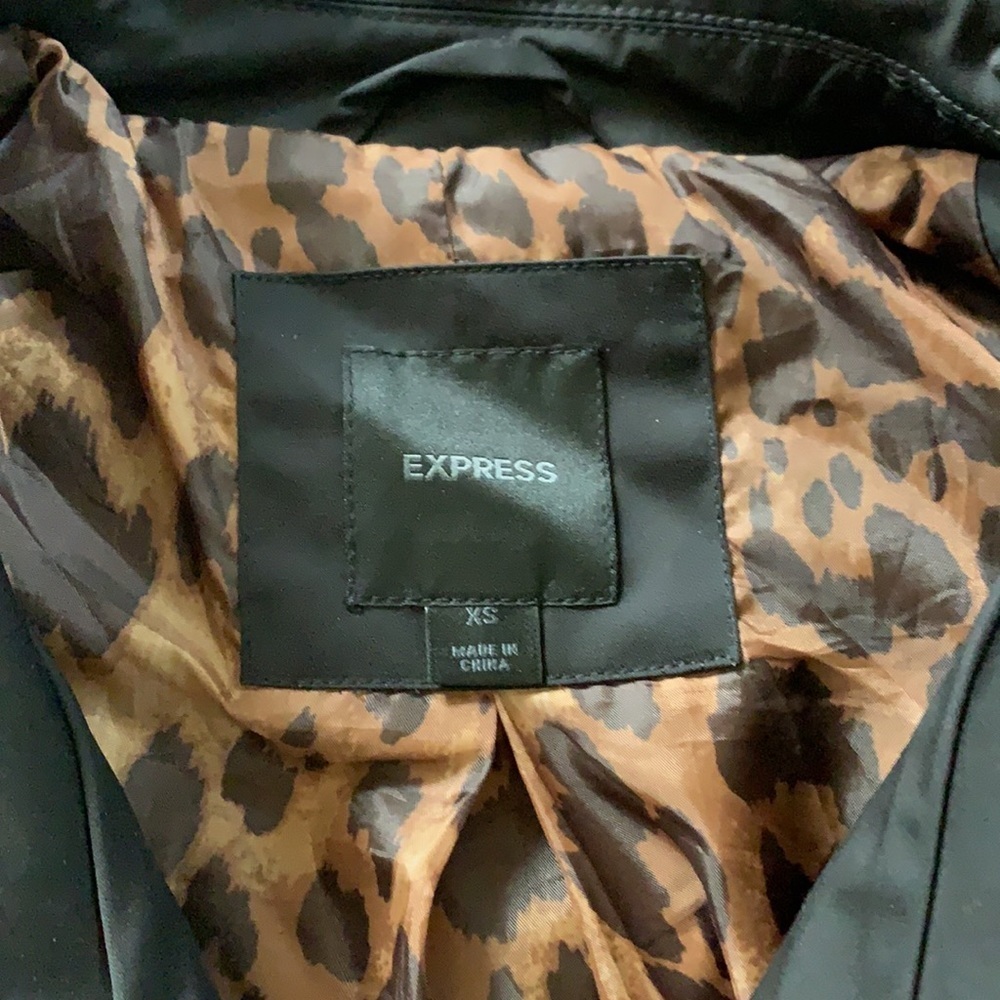Express Jacket - Picture 2 of 5